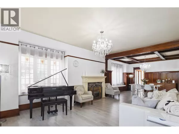 Vancouver, BC V6R2L6,4190 W 11TH AVENUE