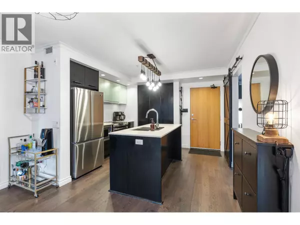 North Vancouver, BC V7L0C1,221 East 3RD ST #318