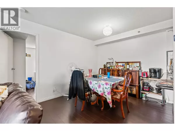 Richmond, BC V6Y4C5,6611 COONEY RD #501