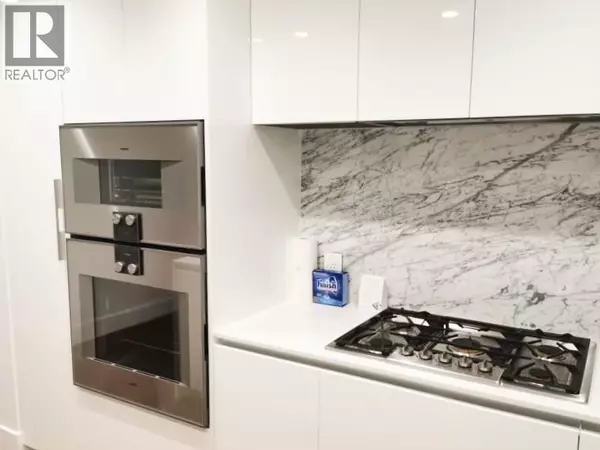 Vancouver, BC V5X0J4,375 West 59TH AVE #204