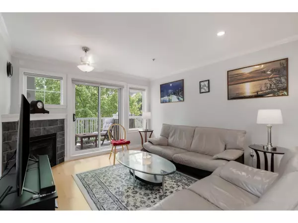 Langley, BC V3A9J6,20750 DUNCAN #305