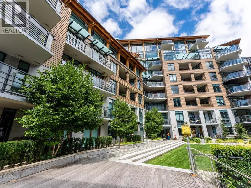 6687 NELSON AVE #405, West Vancouver, BC V7W2B2