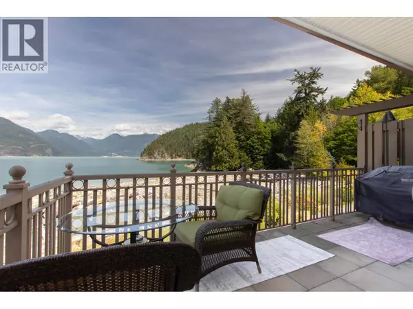 West Vancouver, BC V0N3Z1,7 BEACH DRIVE