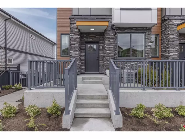 Surrey, BC V3X0L6,6035 141 #23
