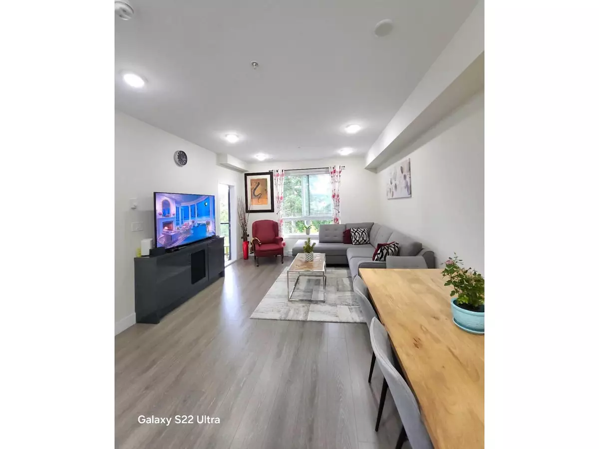 Surrey, BC V3R0G2,15351 101 #409