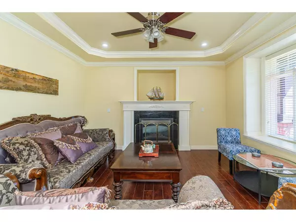 Surrey, BC V4N5M1,9765 160A STREET