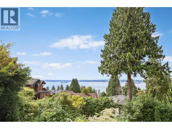 2678 OTTAWA AVENUE, West Vancouver, BC V7V2T5