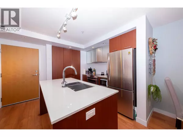North Vancouver, BC V7L0C1,221 East 3RD ST #414