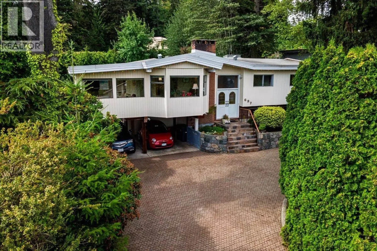 North Vancouver, BC V7H2H5,697 PLYMOUTH DRIVE