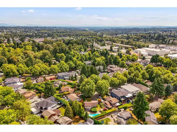 Surrey, BC V3V6S1,8913 JEDBURGH PLACE