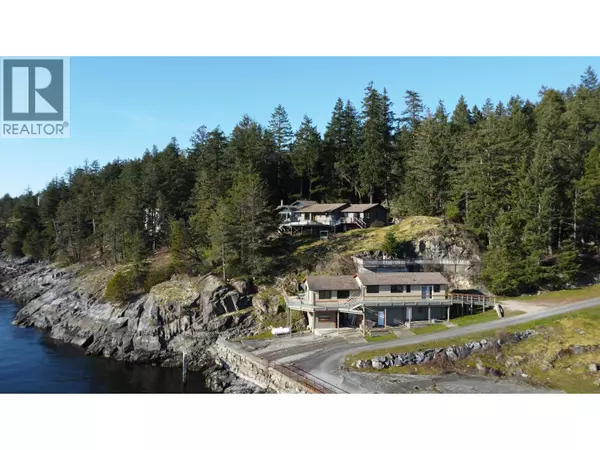 10881 SUNSHINE COAST HIGHWAY, Halfmoon Bay, BC V7Z1B8