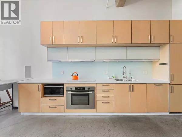 Vancouver, BC V6B2L3,546 BEATTY ST #201