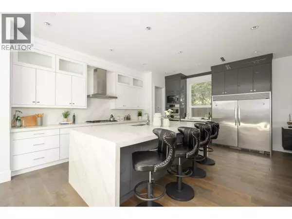 Delta, BC V4M2G8,5477 15B AVENUE