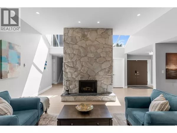 Delta, BC V4M1G1,5279 3A AVENUE