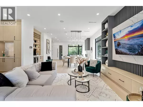 New Westminster, BC V3L1Y4,411 E EIGHTH AVENUE