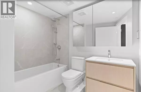 North Vancouver, BC V7J0E6,1500 FERN ST #1808