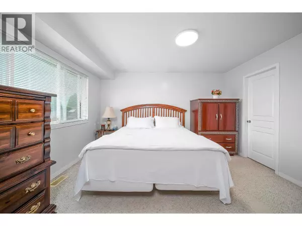Richmond, BC V6X1E3,10651 ODLIN RD #12