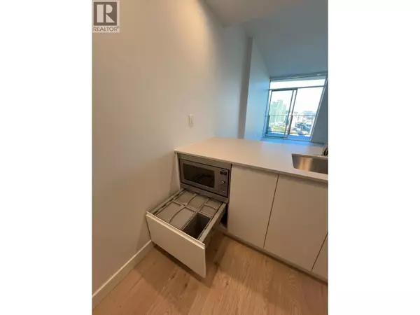 Burnaby, BC V5C0N4,2181 MADISON AVENUE