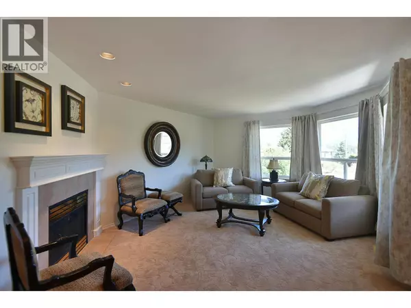 5875 TURNSTONE CRESCENT, Sechelt, BC V7Z0L9