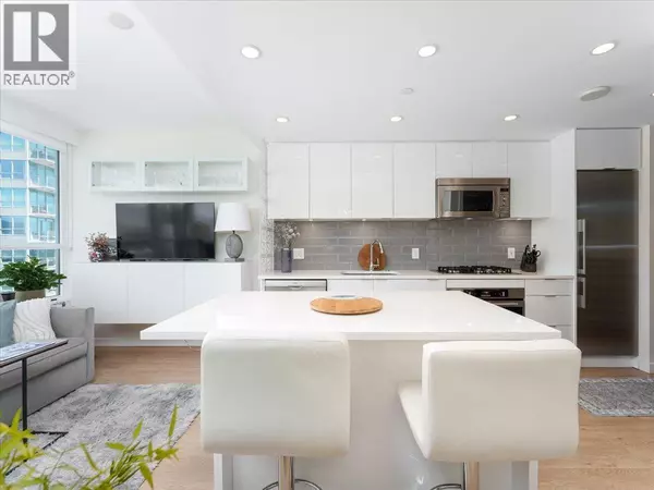 North Vancouver, BC V7L0E4,112 East 13TH ST #1208