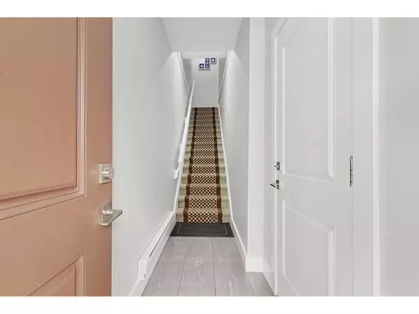 Abbotsford, BC V2T0H7,2530 JANZEN ST #23