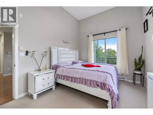 Maple Ridge, BC V2X8Z8,22290 NORTH AVE #404