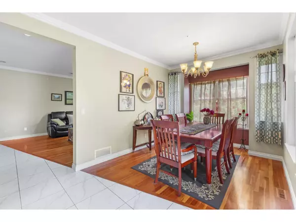 Surrey, BC V4N5A9,9833 182 STREET