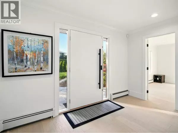 West Vancouver, BC V7W1Y2,6230 SUMMIT AVENUE