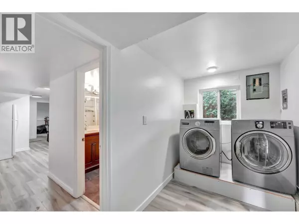 Port Coquitlam, BC V3B4Z5,1081 LINCOLN AVENUE