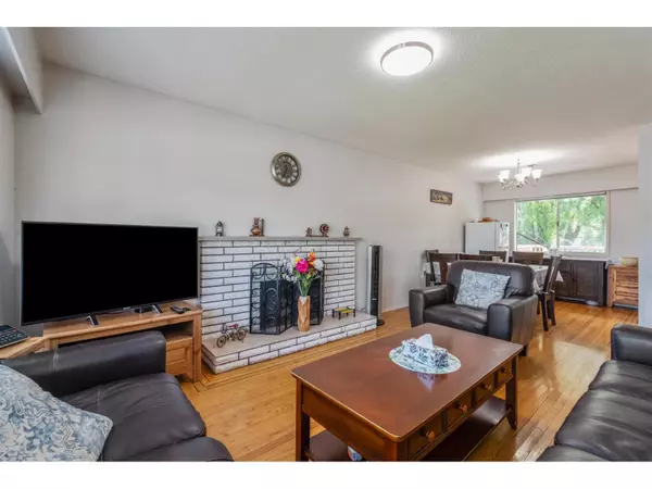 Delta, BC V4C4W3,8082 112 STREET