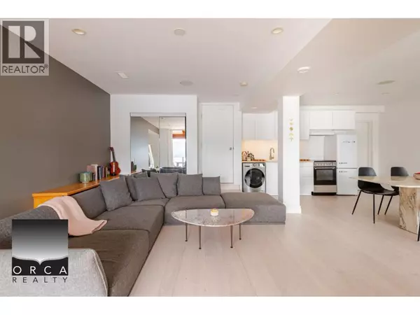 North Vancouver, BC V7G1G9,4725 STRATHCONA #TOP LEVELS