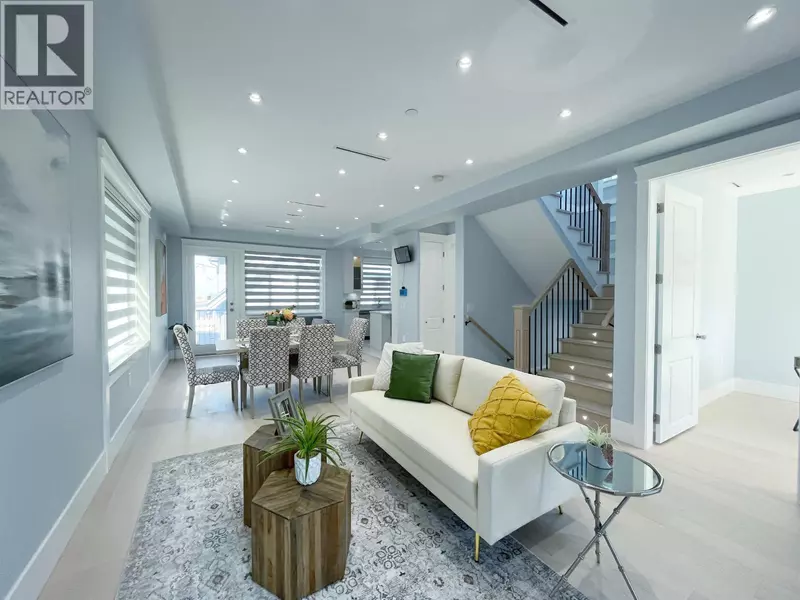 3275 E 20TH AVENUE, Vancouver, BC V5M2V6