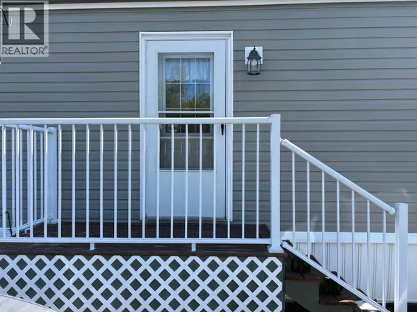 100 Mile House, BC V0K2E3,208 8TH ST #54