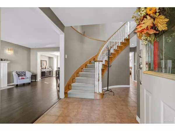 Surrey, BC V3W2T4,14180 85A AVENUE