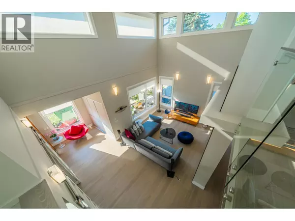 Richmond, BC V7A2J1,10960 ROSECROFT CRESCENT