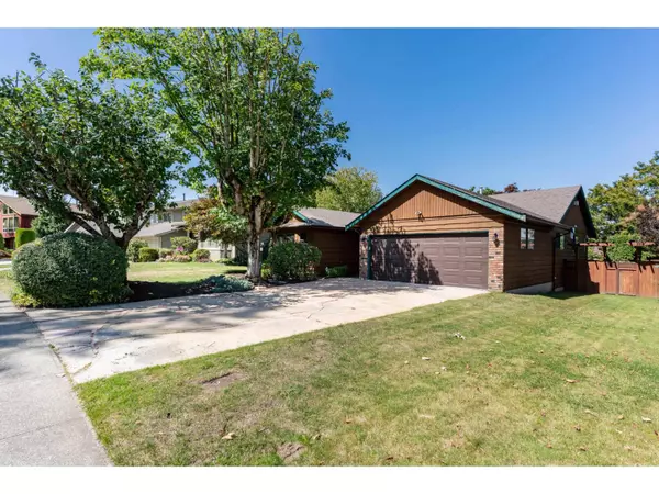 19725 50A AVENUE, Langley, BC V3A7L1