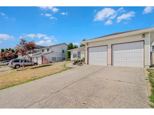 Abbotsford, BC V2T5J3,3099 CURLEW DRIVE