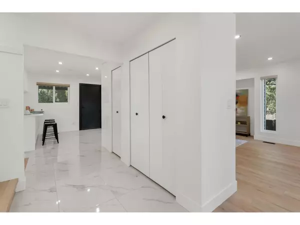 Abbotsford, BC V2S7A7,32810 HIGHLAND AVENUE