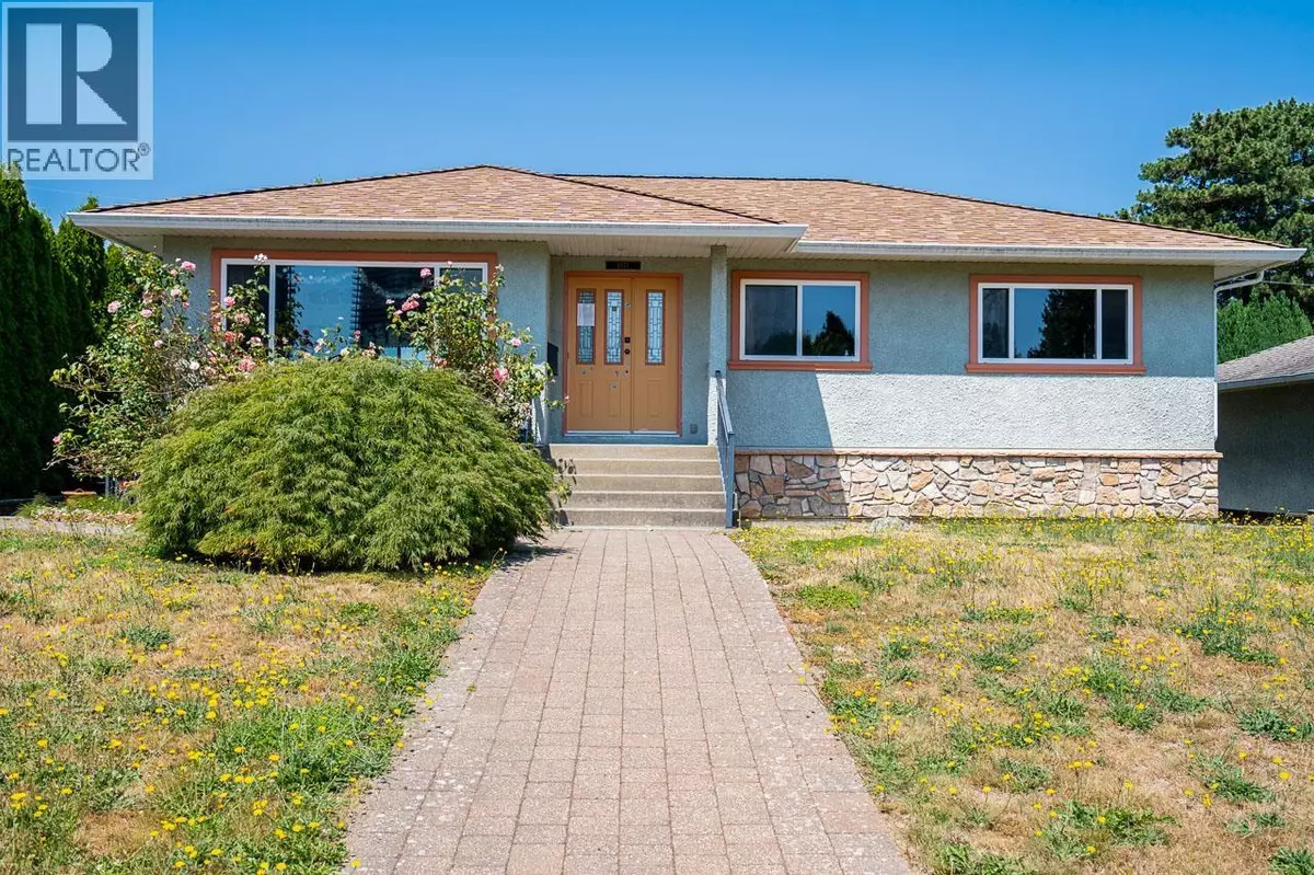 Burnaby, BC V5C3T2,4871 HIGHLAWN DRIVE