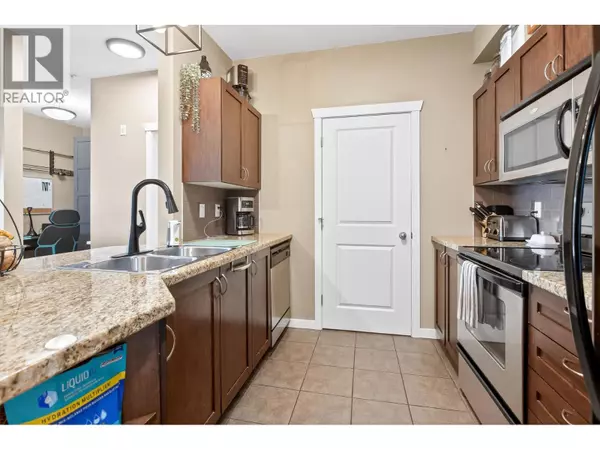 Port Coquitlam, BC V3C0A7,2336 WHYTE AVE #207