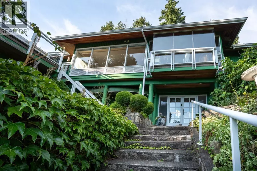 4415 WOODCREST ROAD, West Vancouver, BC V7S2W2