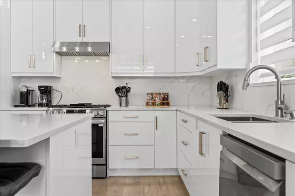 Abbotsford, BC V2S8J6,1684 MCKENZIE ROAD