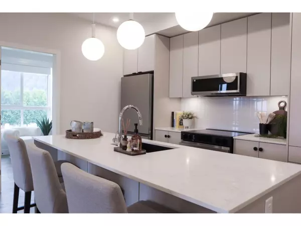 Chilliwack, BC V2R6L8,45497 CAMPUS DR #310