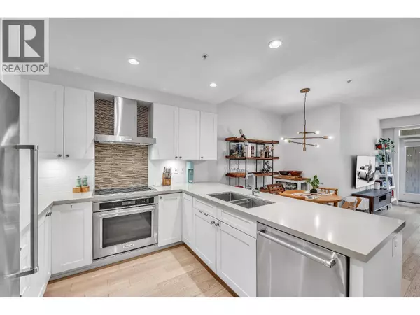 Burnaby, BC V3J0G8,3399 NOEL DR #306