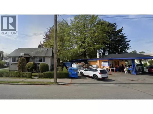 916 EIGHTH STREET, New Westminster, BC V3M3T2