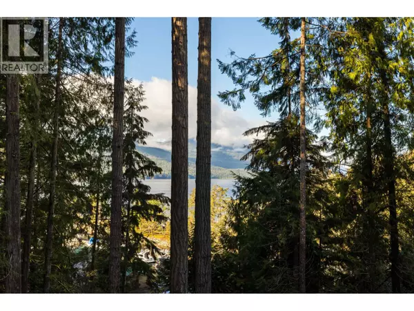 5790 TILLICUM BAY ROAD, Sechelt, BC V7Z0C7