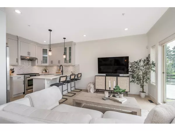 1424 EVERALL #3, White Rock, BC V4B3S8