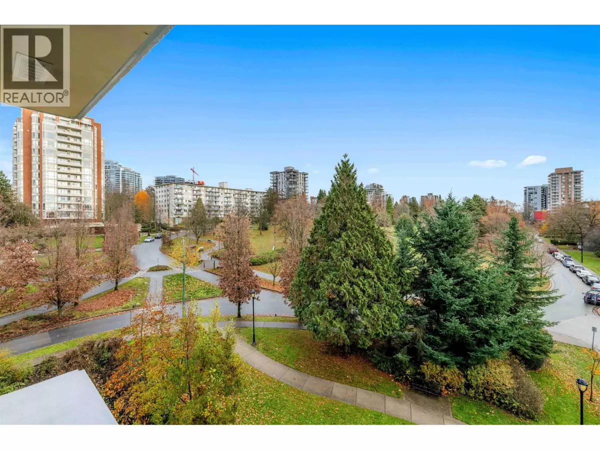North Vancouver, BC V7M0A2,683 West VICTORIA PARK #602