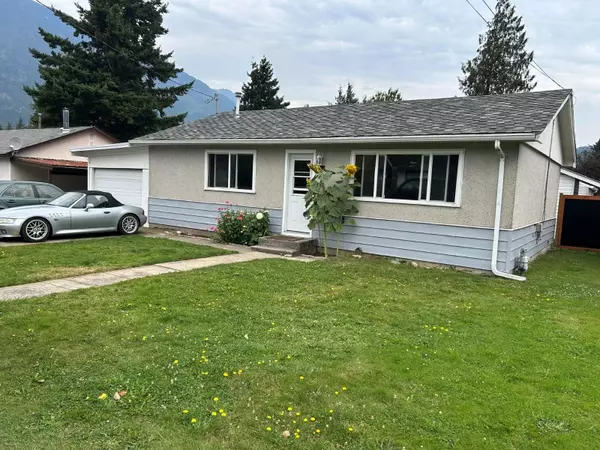 567 THACKER AVENUE|Hope, Hope, BC V0X1L0
