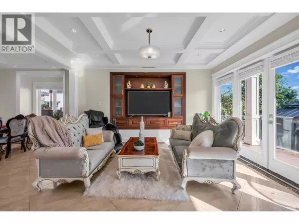 Burnaby, BC V5B2L6,6680 WINCH STREET